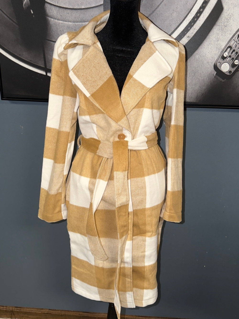 G by Giuliana Cream and Tan Plaid Belted Robe Coat